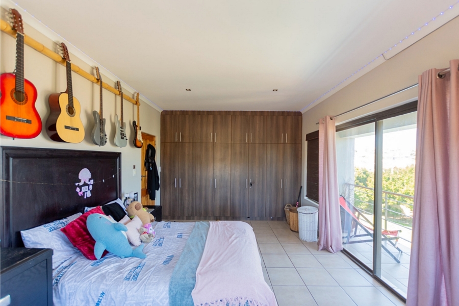 4 Bedroom Property for Sale in Myburgh Park Western Cape